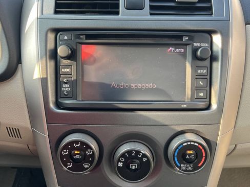 Used 2013 Toyota Corolla LE FWD image 9