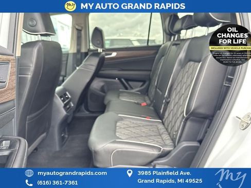 Used 2024 Volkswagen Atlas SEL Premium R-Line AWD/4WD image 45