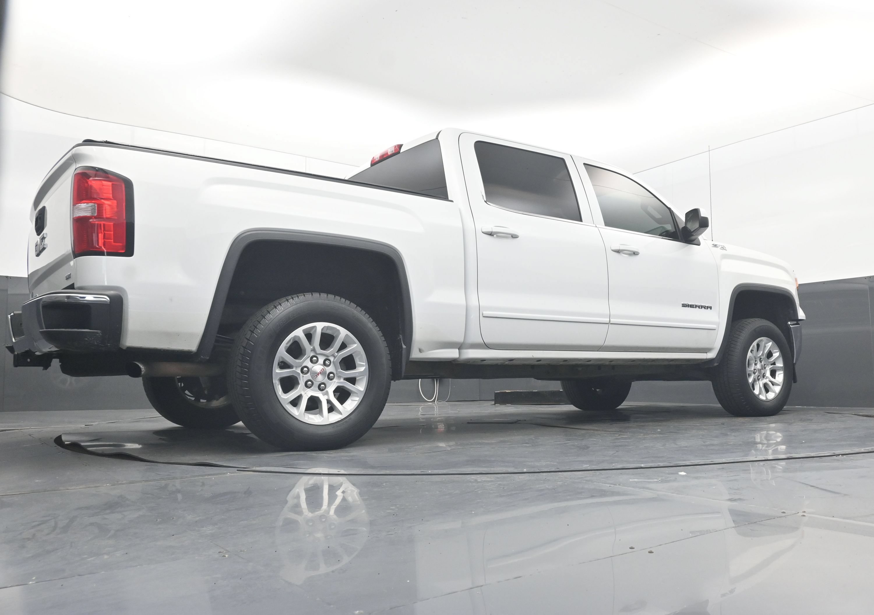 Used 2015 GMC Sierra 1500 SLE w/ SLE Value Package AWD/4WD image 28