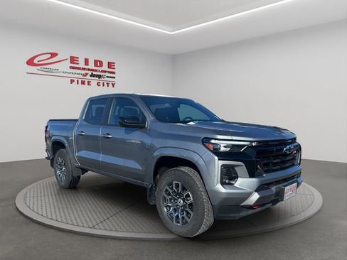 Used 2023 Chevrolet Colorado Z71 w/ Z71 Convenience Package 2 image 9