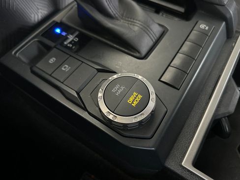 Used 2024 Toyota Tacoma TRD Sport image 27