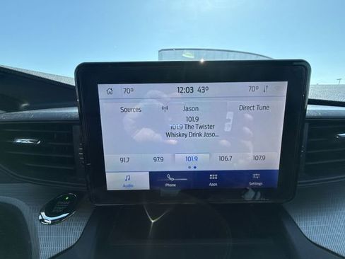 Used 2020 Ford Explorer XLT image 8