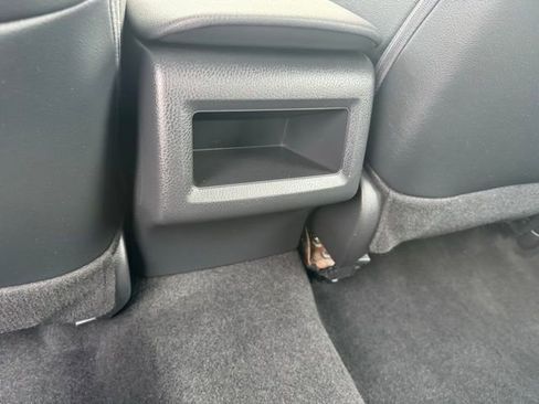 Used 2021 Toyota Camry SE w/ Cold Weather Package image 9