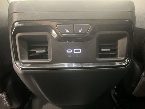 Certified 2025 GMC Sierra 3500 AT4 w/ AT4 Premium Plus Package AWD/4WD image 21