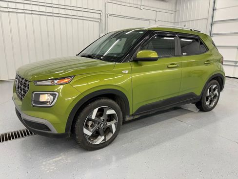 Used 2024 Hyundai Venue SEL image 8