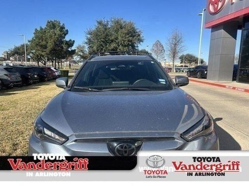 Used 2024 Toyota Corolla Cross SE image 2