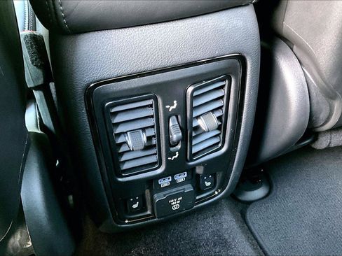 Used 2018 Jeep Grand Cherokee Trackhawk w/ Trailer Tow Group IV AWD/4WD image 33