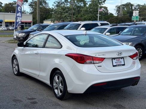 Used 2013 Hyundai Elantra FWD image 5