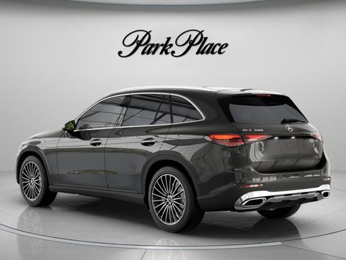 Used 2026 Mercedes-Benz GLC 300 4MATIC image 12