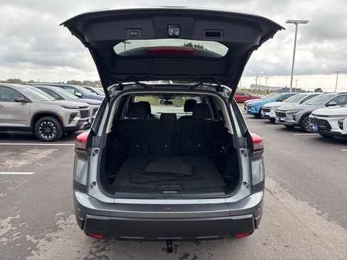 Used 2024 Nissan Rogue SV image 12