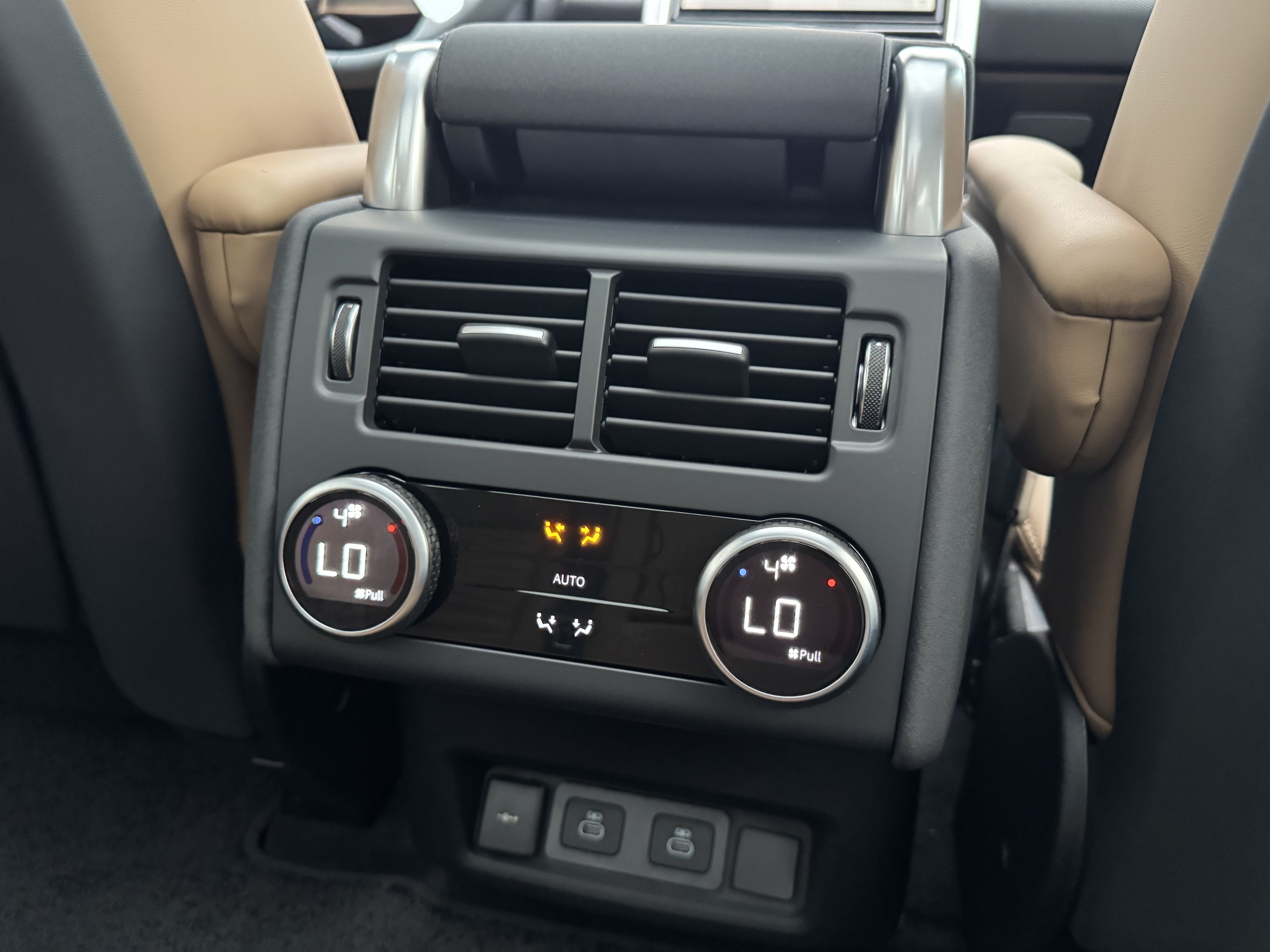 New 2026 Land Rover Discovery Dynamic SE AWD/4WD image 28
