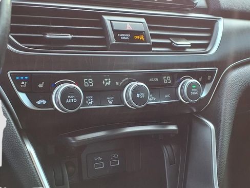 Used 2021 Honda Accord Touring image 15