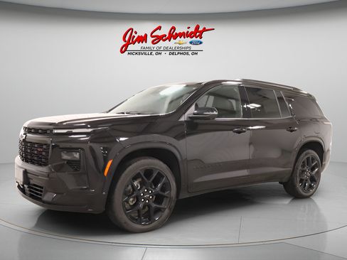 Used 2026 Chevrolet Traverse RS AWD/4WD image 2