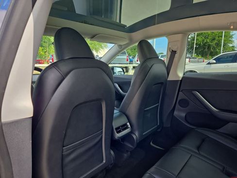 Used 2022 Tesla Model Y Long Range AWD/4WD image 16