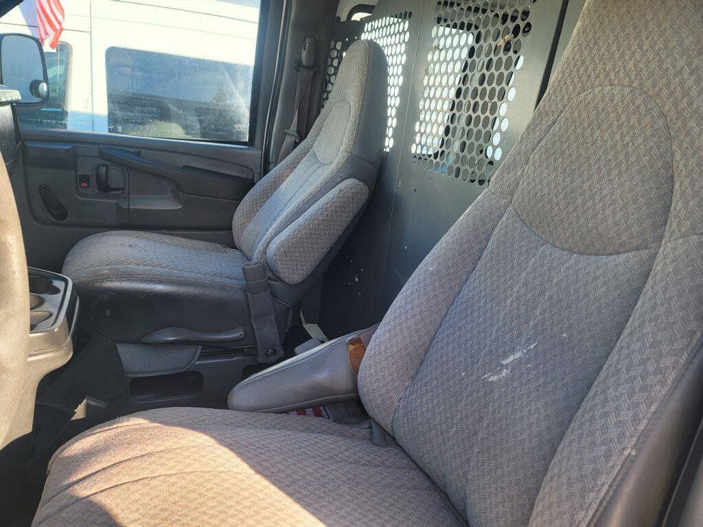 Used 2003 Chevrolet Express 2500 RWD image 3
