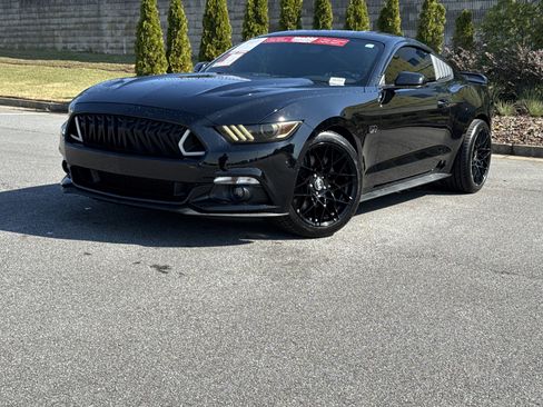 Used 2017 Ford Mustang GT image 5