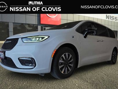 Used 2024 Chrysler Pacifica Limited