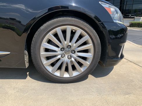 Used 2013 Lexus LS 460 AWD w/ Comfort Pkg image 13