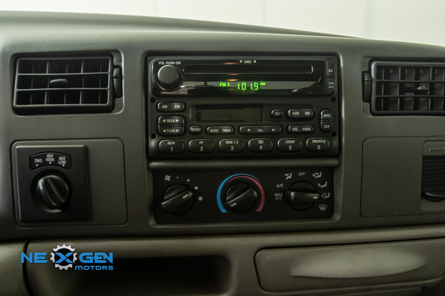Used 2001 Ford F350 Lariat AWD/4WD image 18
