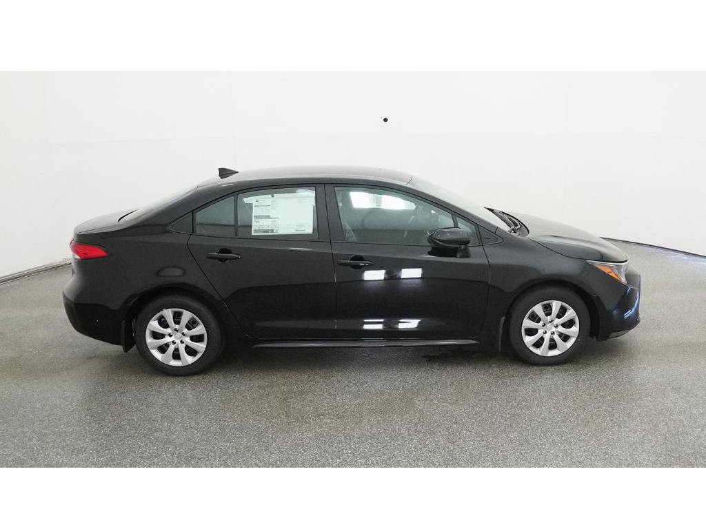 Used 2025 Toyota Corolla LE FWD image 14