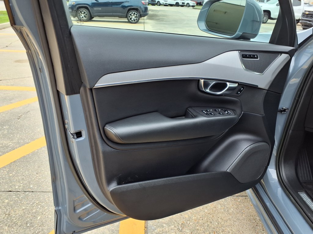 Used 2023 Volvo XC90 B5 Core w/ Protection Package Premier AWD/4WD image 17
