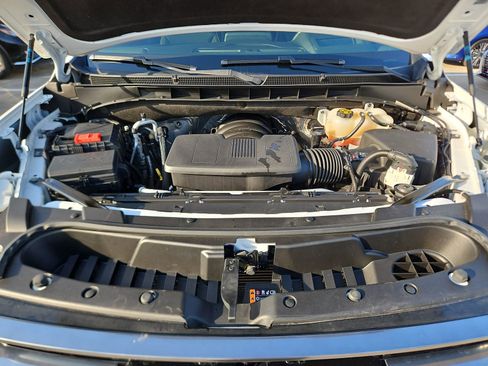 Used 2023 GMC Yukon AT4 w/ AT4 Premium Package image 11