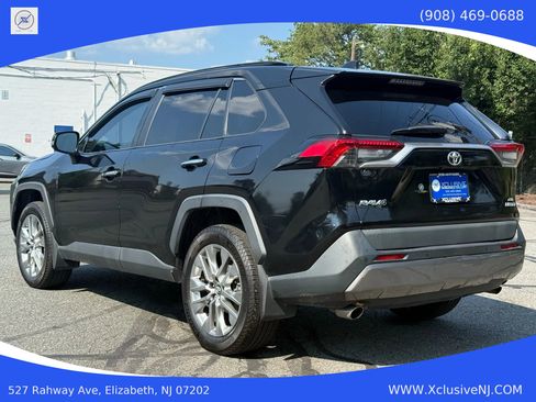 Used 2019 Toyota RAV4 Limited image 2