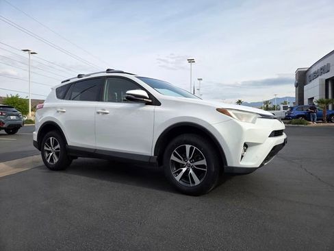 Used 2016 Toyota RAV4 XLE FWD image 2