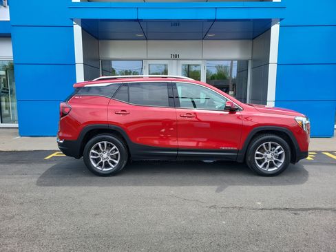 Used 2023 GMC Terrain SLT AWD/4WD image 20