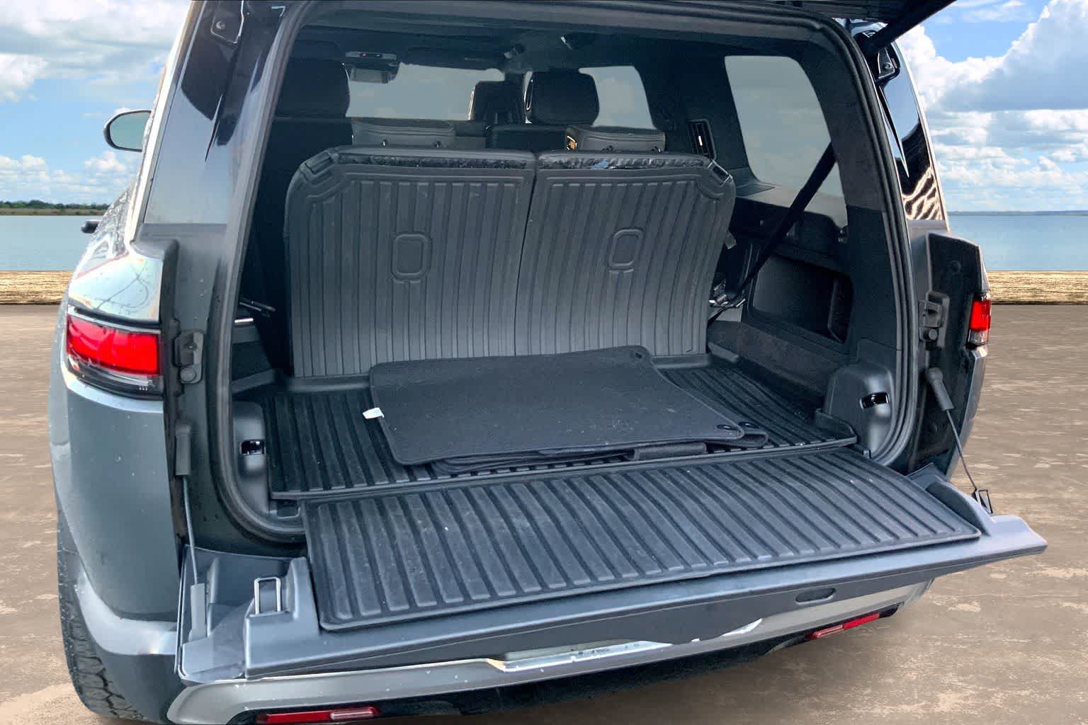 Used 2025 Rivian R1S Adventure Dual AWD/4WD image 18