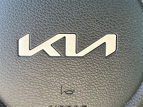 Certified 2025 Kia Soul LX w/ LX Technology Package image 25