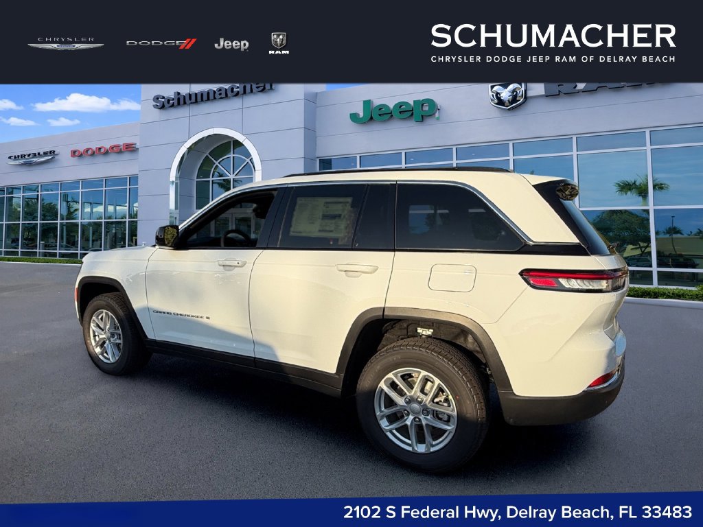 New 2026 Jeep Grand Cherokee Laredo RWD image 5