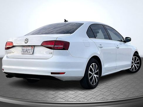 Used 2017 Volkswagen Jetta SE image 13