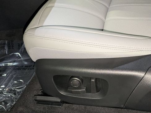New 2026 Land Rover Range Rover Evoque S AWD/4WD image 14