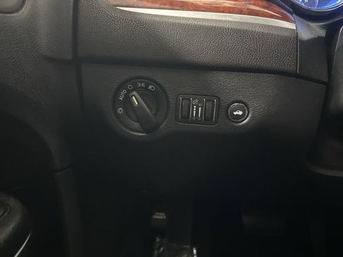 Used 2014 Chrysler 300 image 23