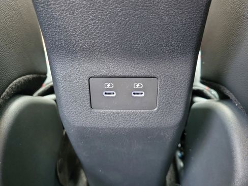 New 2025 Nissan Kicks SR image 14