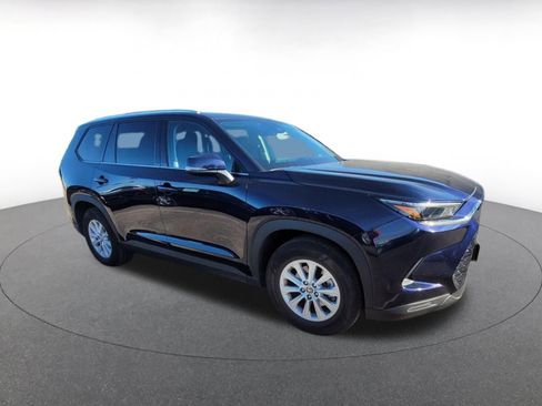 Used 2025 Toyota Grand Highlander FWD image 1