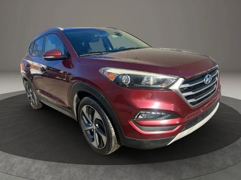 Used 2017 Hyundai Tucson Sport image 3
