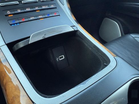 Used 2017 Lincoln MKX Reserve w/ Luxury Package image 40