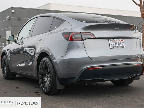 Used 2025 Tesla Model Y Long Range image 4