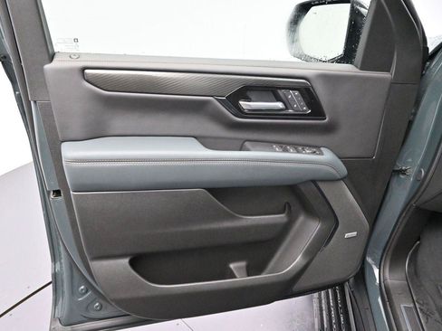 Used 2026 GMC Yukon XL AT4 w/ AT4 Premium Plus Package AWD/4WD image 9