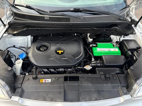 Used 2017 Kia Soul + FWD image 11