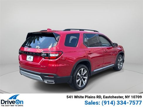Used 2023 Honda Pilot Elite image 6
