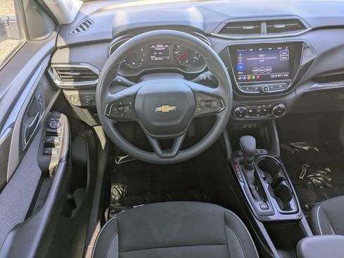 Used 2023 Chevrolet TrailBlazer LT w/ Convenience Package image 19
