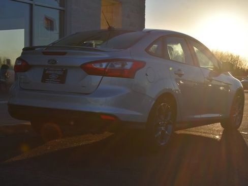 Used 2014 Ford Focus SE w/ Equipment Group 201A image 11