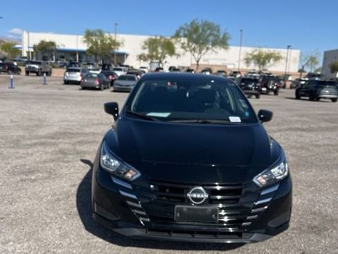 Used 2024 Nissan Versa SV FWD image 2