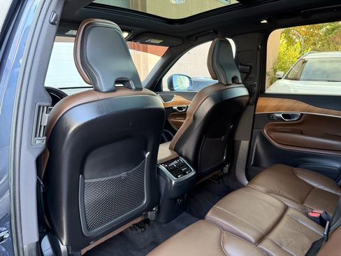 Used 2023 Volvo XC90 B5 Plus image 14