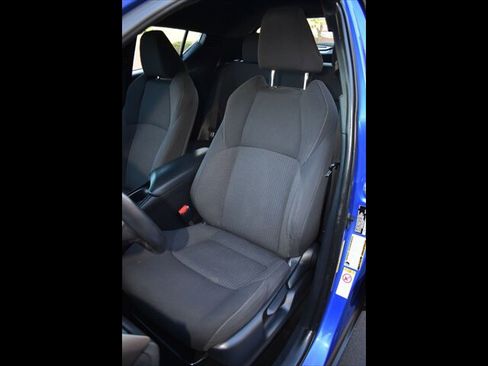 Used 2018 Toyota C-HR XLE image 17