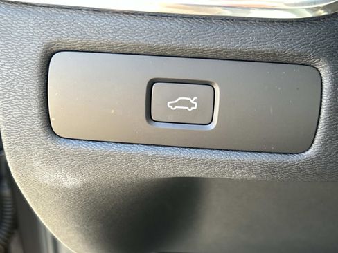 Certified 2024 Volvo XC60 B5 Core w/ Protection Package Premier image 21