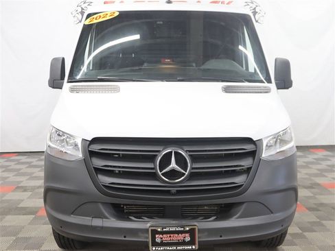 Used 2022 Mercedes-Benz Sprinter 1500 image 2